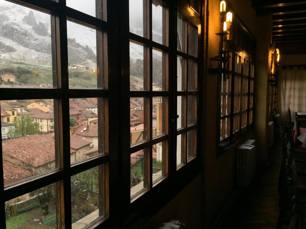 Hostal Pancorbo Exterior photo